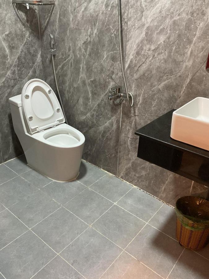 Hoang Linh Hotel Buôn Ma Thuột Zewnętrze zdjęcie