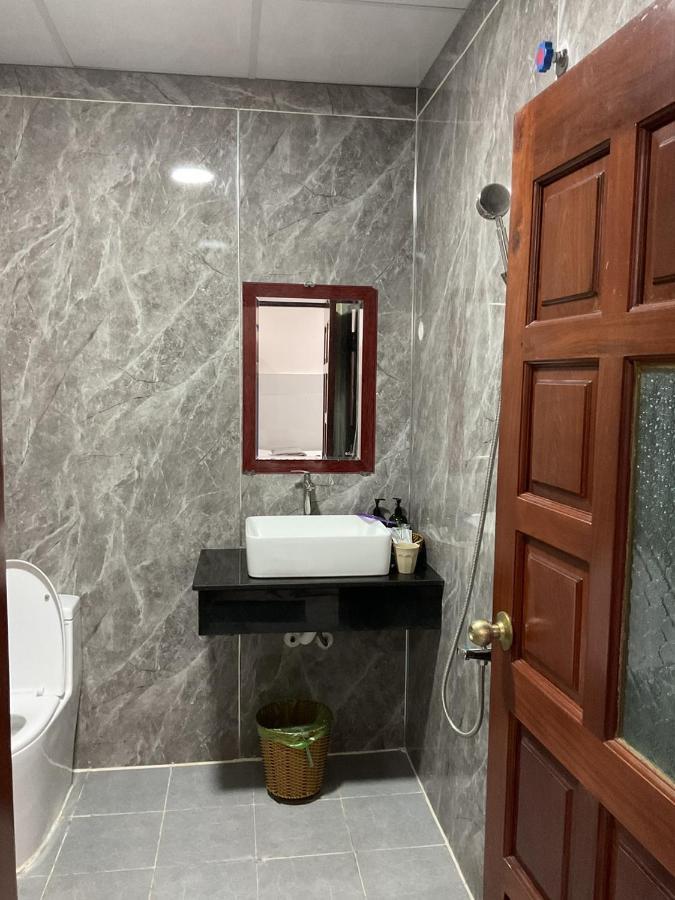 Hoang Linh Hotel Buôn Ma Thuột Zewnętrze zdjęcie